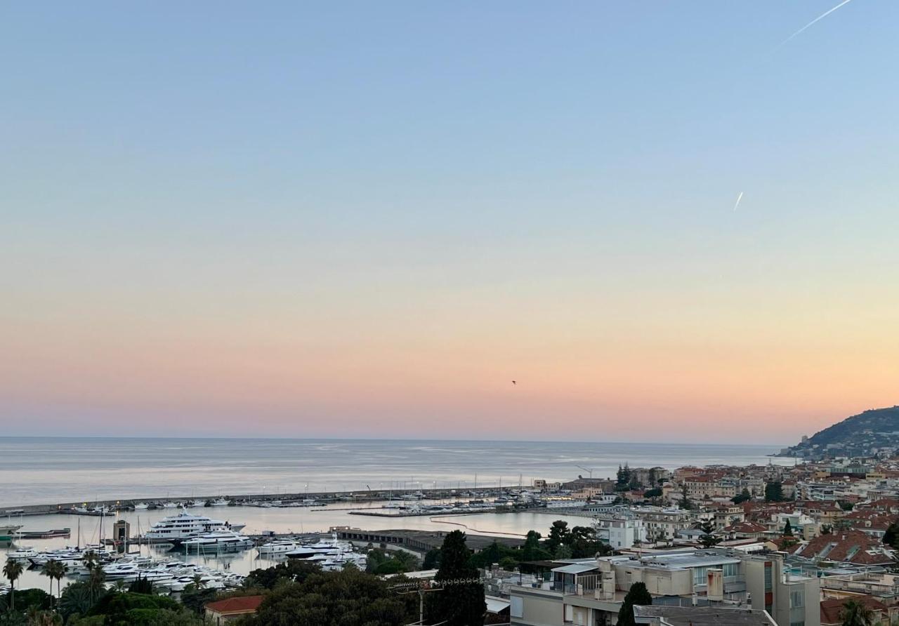 Special Home Vista Mare E Parcheggio Privato Sanremo Eksteriør billede